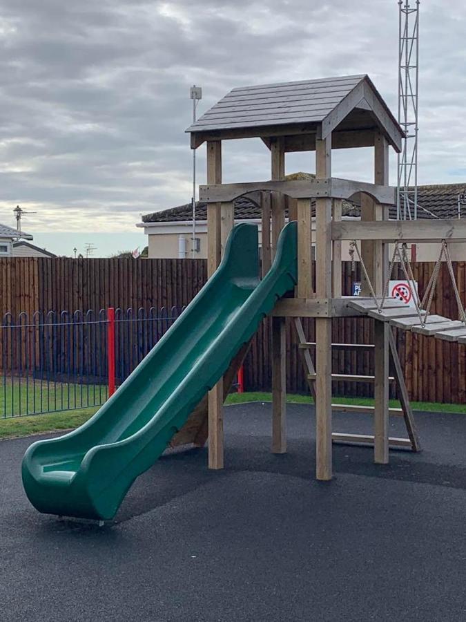 B7 Millfields, - 3 Beds, Ramp Access, Pet Friendly * Инголдмелс